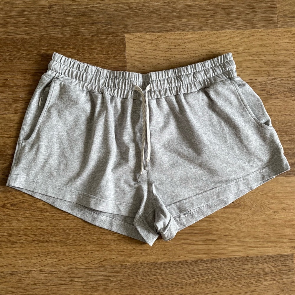 Vuori Halo Performance Short Heather Gray Size Small